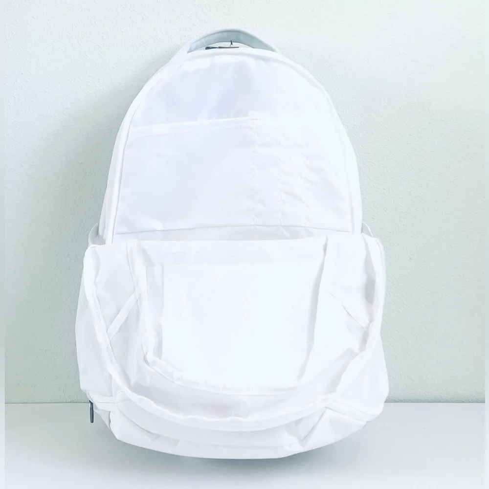 Under Armour dimensions 20”